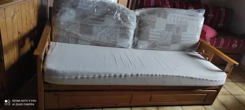 canapé gigogne,avec les matelas ,dimensions largeur 0.90 cm longueur 2 mètres