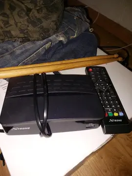 Décodeur TNT avec télécommande