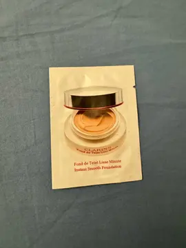 échantillon fond de teint clarins