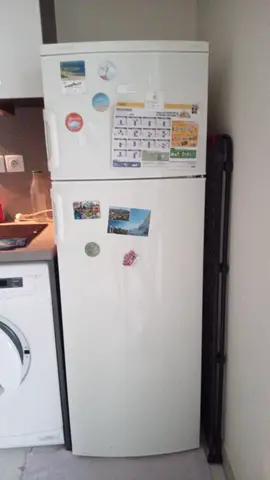 Frigidaire avec congélateur