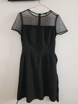 Robe 36 ceinture à nouer derrière