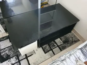 table basse + 2 poufs