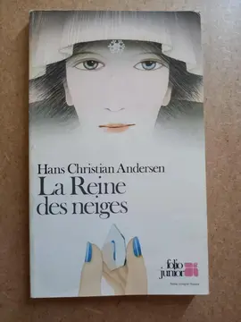 livre. La reine des neige
