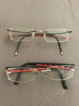 2 MONTURES LUNETTES