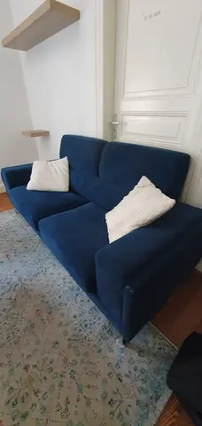 Canapé bleu en velours