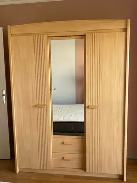Armoire en bois