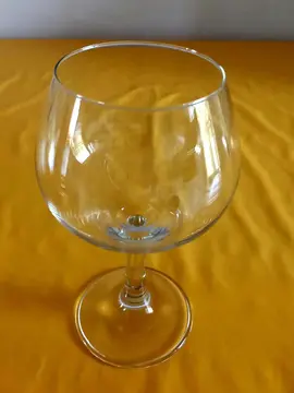 verre à vin H 18 cm