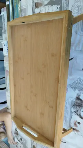 plateau petit déjeuner sur pieds
