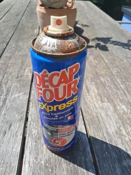 produit d'entretien. four