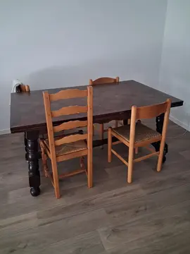 table à manger et meuble