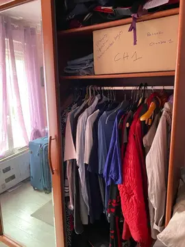 Belle armoire lingere et penderie avec glace