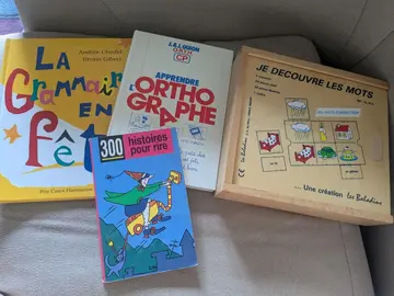 lot jeu en bois et livres pour enfant