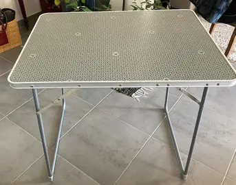 TABLE DE CAMPING