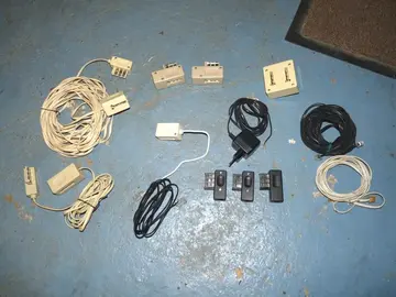 Lot de câbles et prises téléphone fixe et ADSL