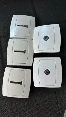 prise téléphone et antenne tv