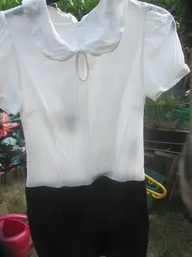 robe noir et blanche col claudine