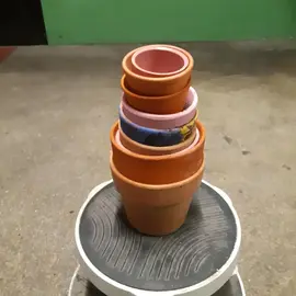 Lot de pots en plastique