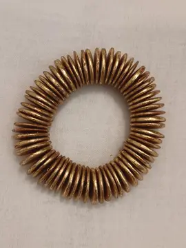 bracelet en bois doré
