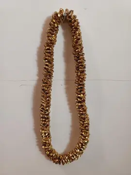 collier en bois doré