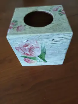 boite à mouchoirs ''fleurs''