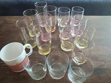 Lots de 16 verres + 1 tasse