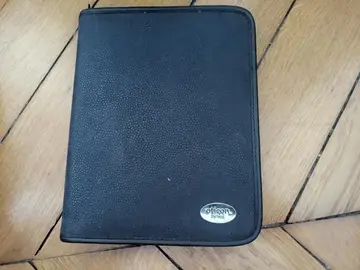 pochette de rangement noire