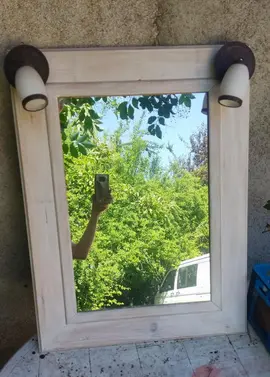 miroir avec # appliques intégrées