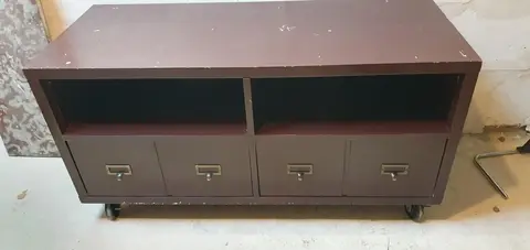 Meuble télé sur roulettes