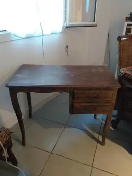 bureau ou coiffeuse en bois