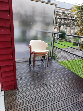 table, buffet, chaises jardin, table basse, chaises