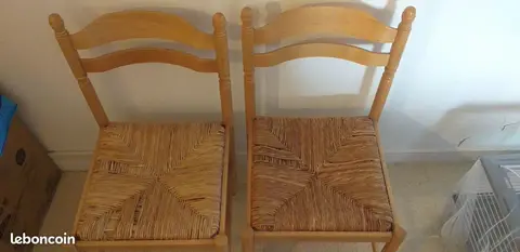 2 chaises en bois assise en osier