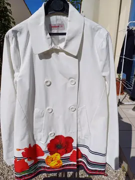 Jolie veste de cérémonie pour dame. Très peu portée