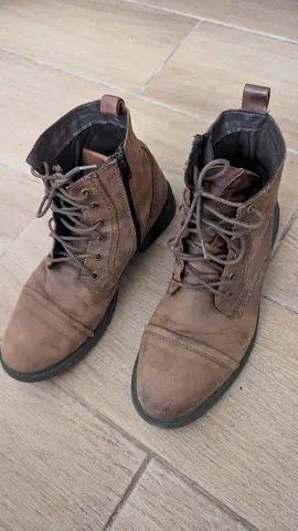 Chaussures hommes T42/43