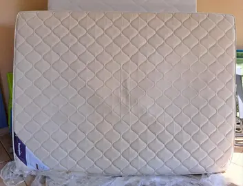 Matelas et sommier 1.90 x 1.40m