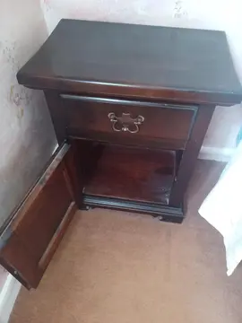 urgent lot de 2 tables de nuit