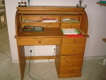 SECRETAIRE