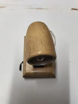 Aplique murale en bois.