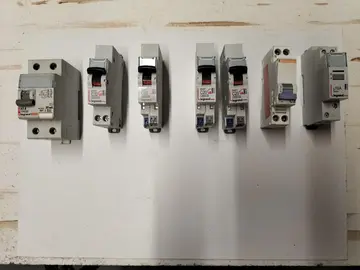 Disjoncteurs pour tableau éléctrique
