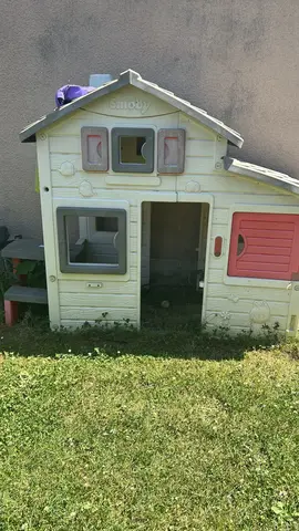 maison extérieure enfant
