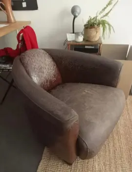 2 fauteuils club en cuir