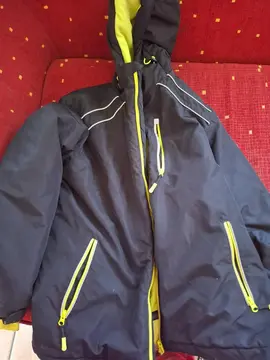 manteau hiver avec capuche.