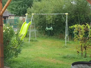 trampoline et/ou balancoire