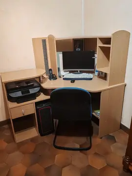 Bureau pour outils informatique