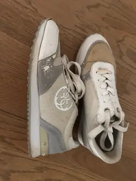baskets guess T37