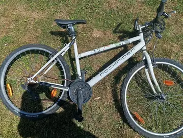 vieux vélo ayant passé 10 ans dehors
