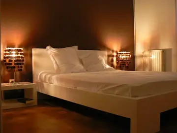 Cadre de lit blanc laqué