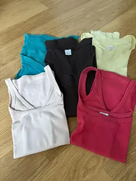 2 débardeurs et 3 haut manches longues camaieu taille 3
