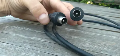 câbles TV antenne rateau et raccord me dire ce qui vous intéresse svp