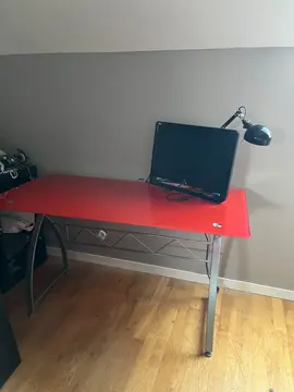 bureau en verre rouge
