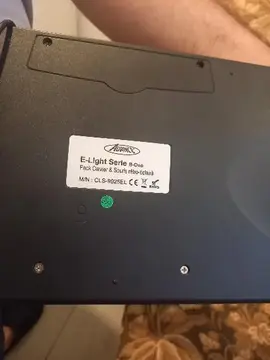 clavier de ordinateur fonctionne bien sans la souris et la boite sais USB